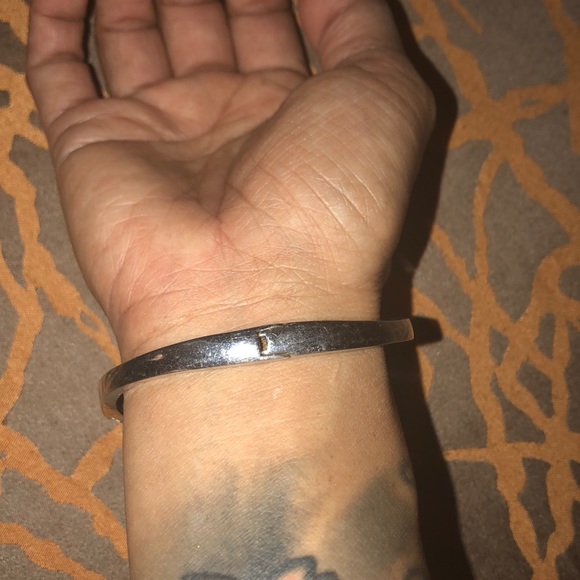 Beautiful bangle - Picture 2 of 2